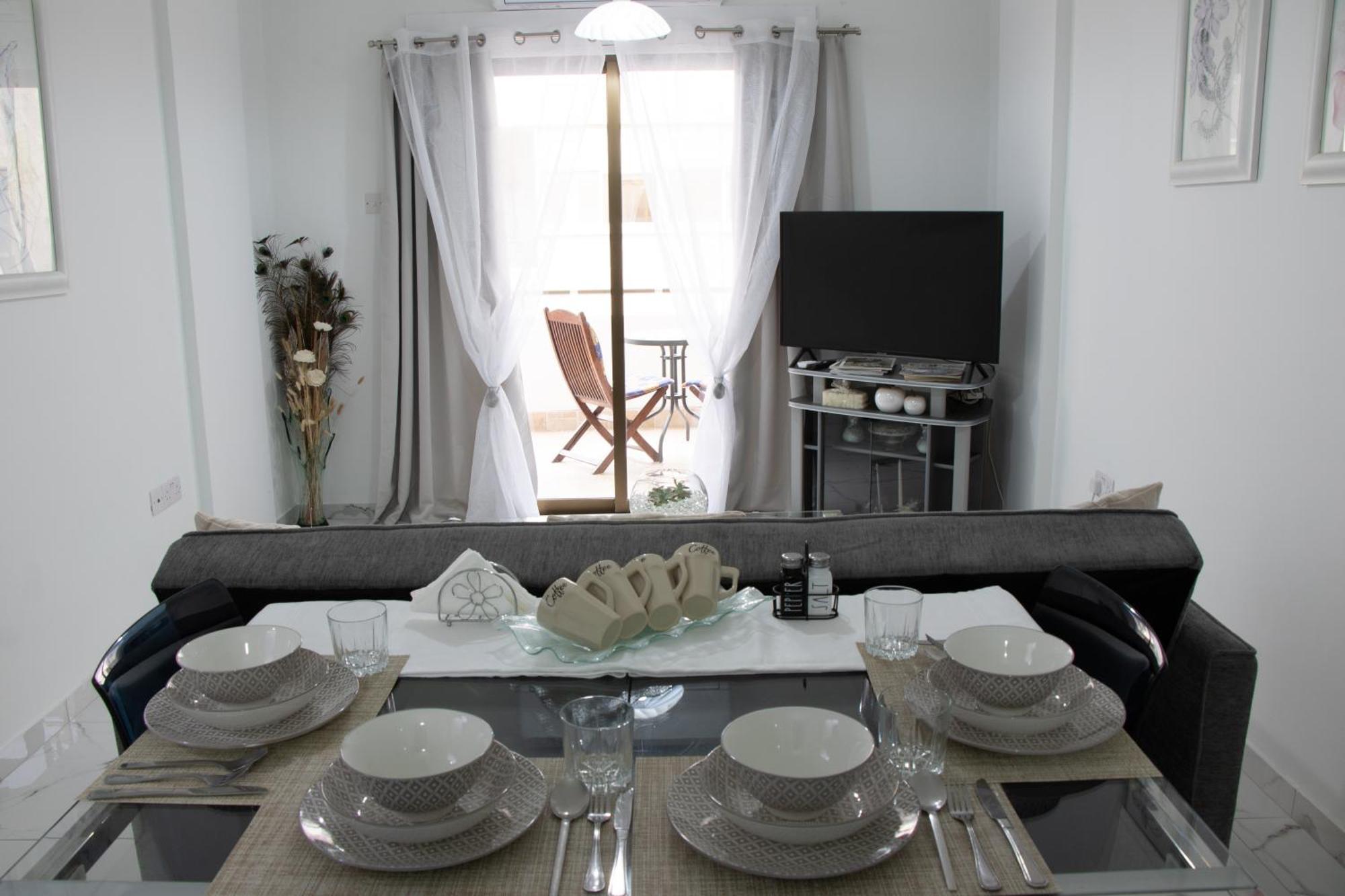 Apartment,Near The Beach Pinikoudes Lárnaka Eksteriør bilde