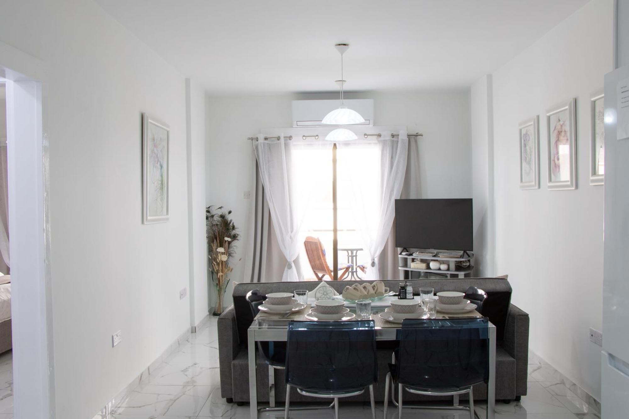 Apartment,Near The Beach Pinikoudes Lárnaka Eksteriør bilde